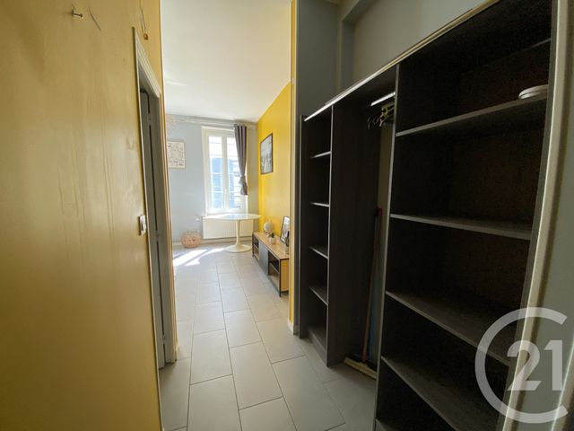 Appartement Studio &agrave; louer - 1 pi&egrave;ce - 29,39 m2 - St Quentin - 02 - PICARDIE