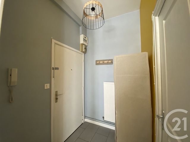 Appartement Studio &agrave; louer - 1 pi&egrave;ce - 29,39 m2 - St Quentin - 02 - PICARDIE