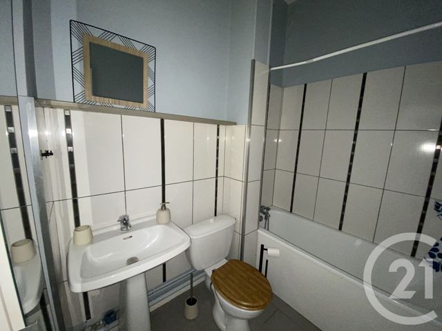 Appartement Studio &agrave; louer - 1 pi&egrave;ce - 29,39 m2 - St Quentin - 02 - PICARDIE