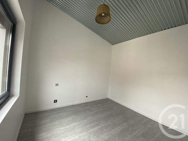 Appartement F1 &agrave; louer - 2 pi&egrave;ces - 61,36 m2 - St Quentin - 02 - PICARDIE