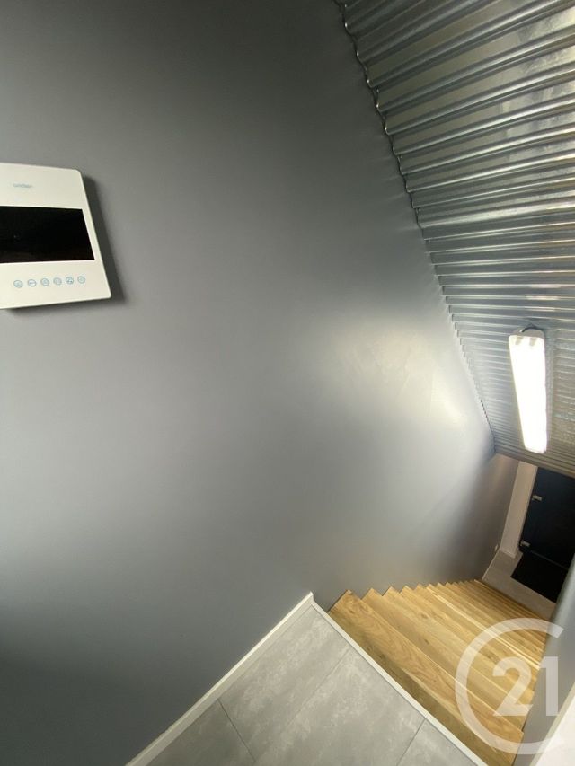 Appartement F1 &agrave; louer - 2 pi&egrave;ces - 61,36 m2 - St Quentin - 02 - PICARDIE