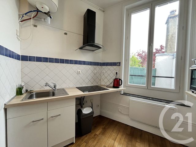 Appartement &agrave; louer - 2 pi&egrave;ces - 29,13 m2 - St Quentin - 02 - PICARDIE