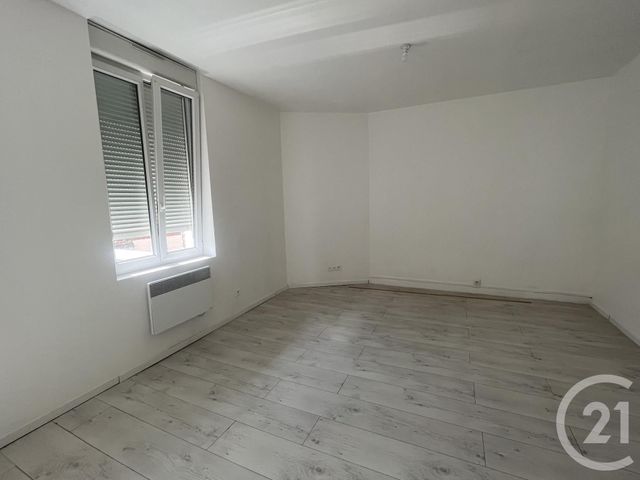 Appartement F3 &agrave; louer - 3 pi&egrave;ces - 48,65 m2 - St Quentin - 02 - PICARDIE