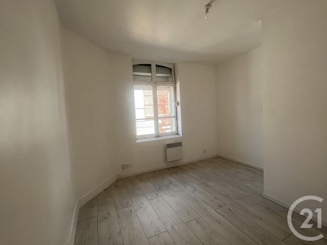 Appartement F3 &agrave; louer - 3 pi&egrave;ces - 48,65 m2 - St Quentin - 02 - PICARDIE
