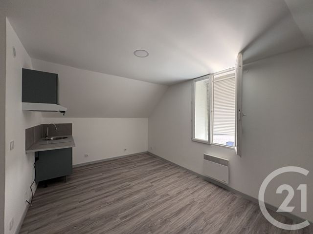 Appartement Studio à louer ST QUENTIN