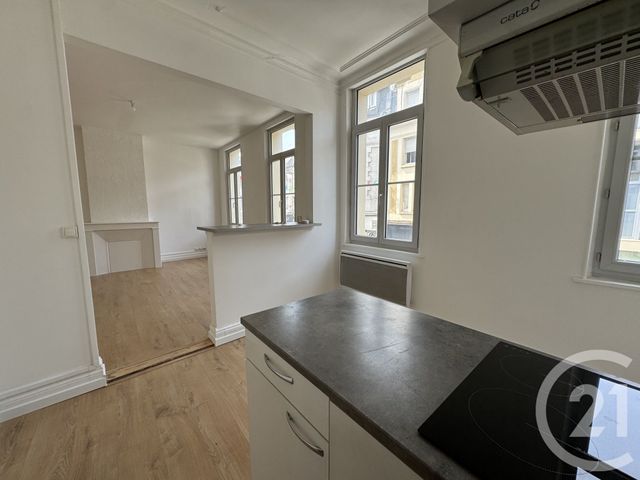 Appartement F2 &agrave; louer - 2 pi&egrave;ces - 60 m2 - St Quentin - 02 - PICARDIE