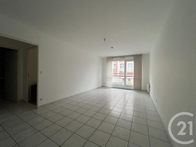 Appartement &agrave; louer - 2 pi&egrave;ces - 53,76 m2 - St Quentin - 02 - PICARDIE
