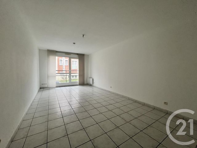 Appartement &agrave; louer - 2 pi&egrave;ces - 53,76 m2 - St Quentin - 02 - PICARDIE