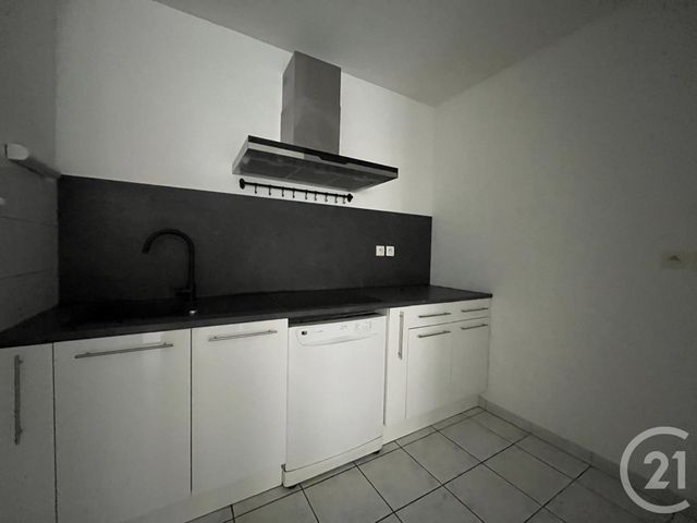 Appartement &agrave; louer - 2 pi&egrave;ces - 53,76 m2 - St Quentin - 02 - PICARDIE