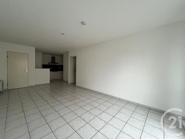 Appartement &agrave; louer - 2 pi&egrave;ces - 53,76 m2 - St Quentin - 02 - PICARDIE