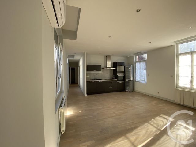 Appartement T3 &agrave; louer - 3 pi&egrave;ces - 61,51 m2 - St Quentin - 02 - PICARDIE