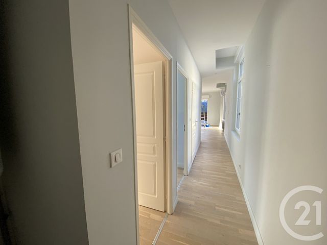Appartement T3 &agrave; louer - 3 pi&egrave;ces - 61,51 m2 - St Quentin - 02 - PICARDIE