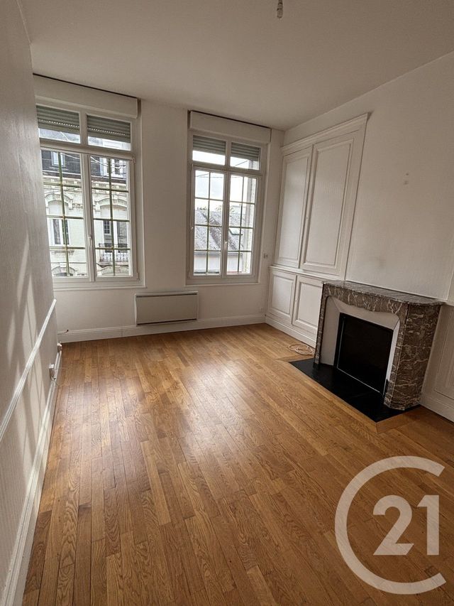 Appartement T2 &agrave; louer - 2 pi&egrave;ces - 48,50 m2 - St Quentin - 02 - PICARDIE