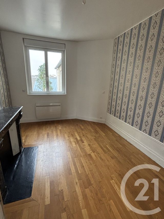 Appartement T2 &agrave; louer - 2 pi&egrave;ces - 48,50 m2 - St Quentin - 02 - PICARDIE