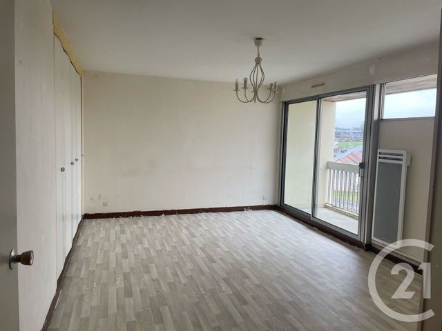 Afficher la photo en grand Appartement à vendre - 4 pièces - 70,89 m2 - St Quentin - 02 - PICARDIE