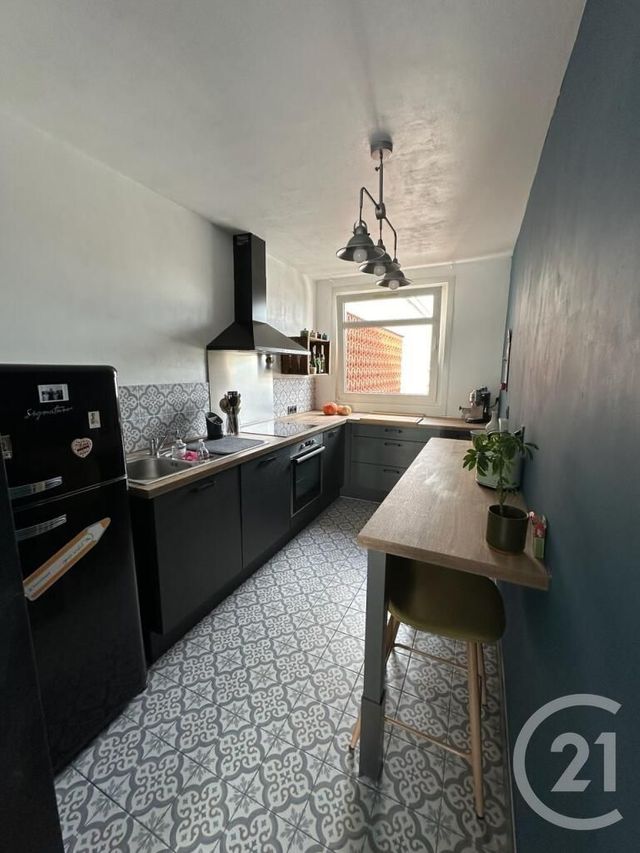 Appartement à vendre - 4 pièces - 80 m2 - St Quentin - 02 - PICARDIE