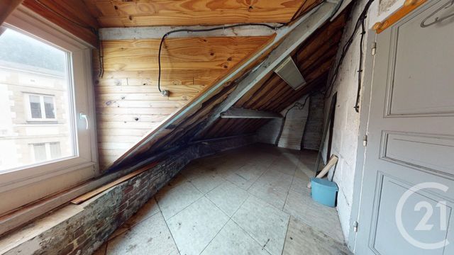 Appartement F5 à vendre - 5 pièces - 91,37 m2 - St Quentin - 02 - PICARDIE