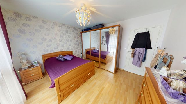 Afficher la photo en grand Appartement F4 à vendre - 5 pièces - 86,20 m2 - St Quentin - 02 - PICARDIE