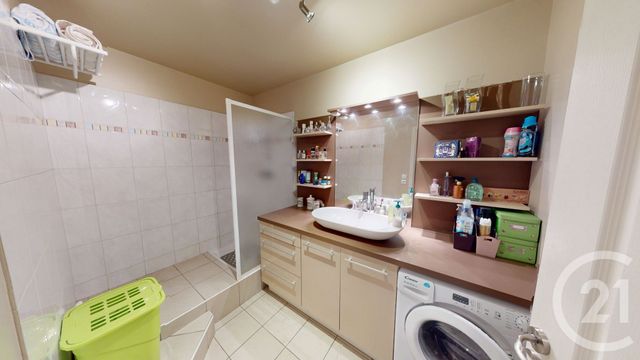 Afficher la photo en grand Appartement F4 à vendre - 5 pièces - 86,20 m2 - St Quentin - 02 - PICARDIE