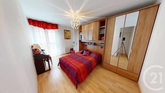 Afficher la photo en grand Appartement F4 à vendre - 5 pièces - 86,20 m2 - St Quentin - 02 - PICARDIE