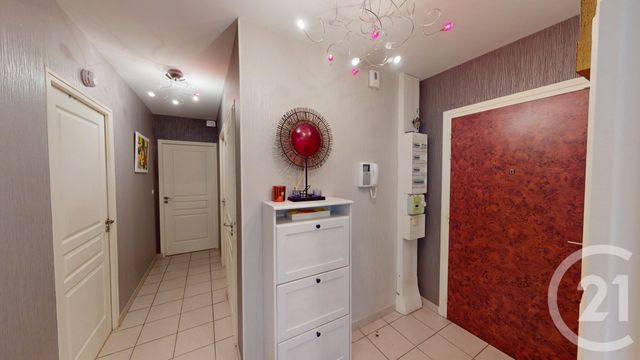 Afficher la photo en grand Appartement F4 à vendre - 5 pièces - 86,20 m2 - St Quentin - 02 - PICARDIE