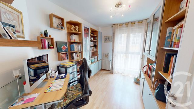 Afficher la photo en grand Appartement F4 à vendre - 5 pièces - 86,20 m2 - St Quentin - 02 - PICARDIE