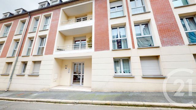 Afficher la photo en grand Appartement F4 à vendre - 5 pièces - 86,20 m2 - St Quentin - 02 - PICARDIE