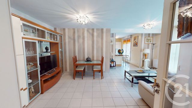 Afficher la photo en grand Appartement F4 à vendre - 5 pièces - 86,20 m2 - St Quentin - 02 - PICARDIE