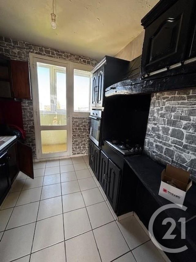 Afficher la photo en grand Appartement à vendre - 5 pièces - 84,79 m2 - St Quentin - 02 - PICARDIE