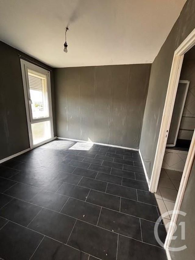 Afficher la photo en grand Appartement à vendre - 5 pièces - 84,79 m2 - St Quentin - 02 - PICARDIE
