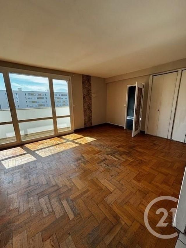 Afficher la photo en grand Appartement à vendre - 5 pièces - 84,79 m2 - St Quentin - 02 - PICARDIE