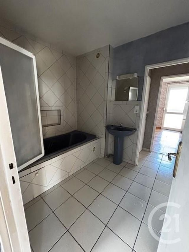 Afficher la photo en grand Appartement à vendre - 5 pièces - 84,79 m2 - St Quentin - 02 - PICARDIE