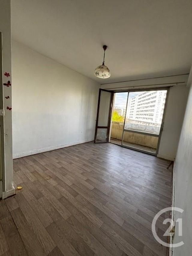 Appartement T6 à vendre - 7 pièces - 137 m2 - St Quentin - 02 - PICARDIE
