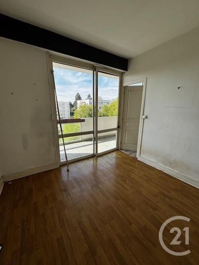 Appartement T6 à vendre - 7 pièces - 137 m2 - St Quentin - 02 - PICARDIE