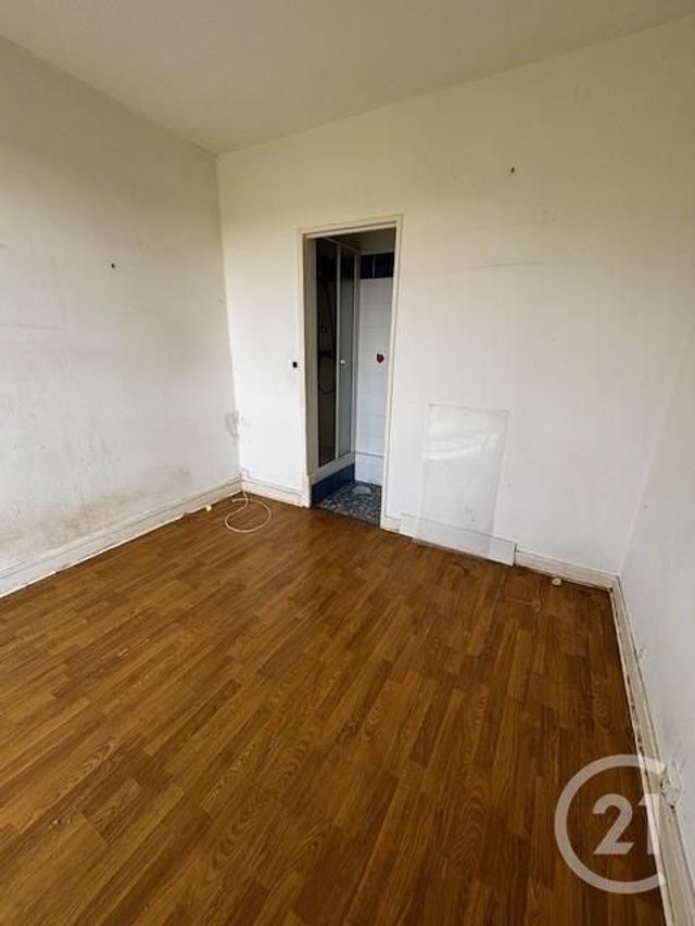 Appartement T6 à vendre - 7 pièces - 137 m2 - St Quentin - 02 - PICARDIE