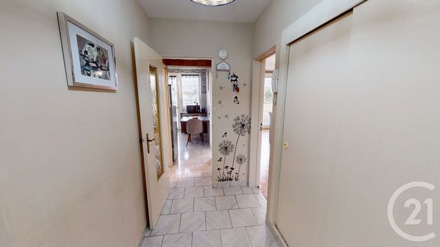 Afficher la photo en grand Appartement F3 à vendre - 4 pièces - 78,83 m2 - St Quentin - 02 - PICARDIE