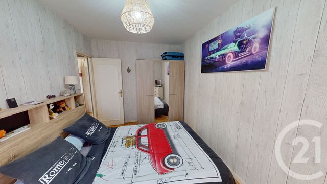 Afficher la photo en grand Appartement F3 à vendre - 4 pièces - 78,83 m2 - St Quentin - 02 - PICARDIE