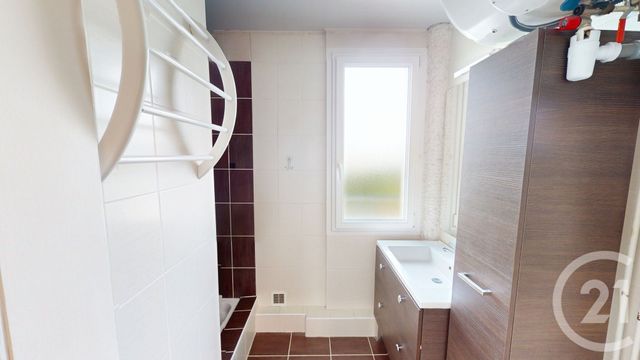 Appartement F4 à vendre - 4 pièces - 67 m2 - St Quentin - 02 - PICARDIE