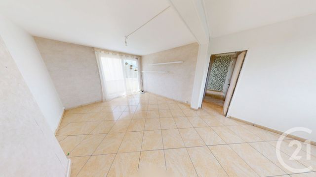 Appartement F4 à vendre - 4 pièces - 67 m2 - St Quentin - 02 - PICARDIE