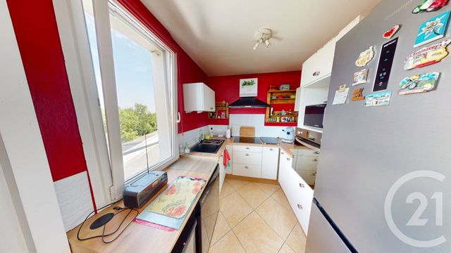 Appartement F4 à vendre - 4 pièces - 67 m2 - St Quentin - 02 - PICARDIE