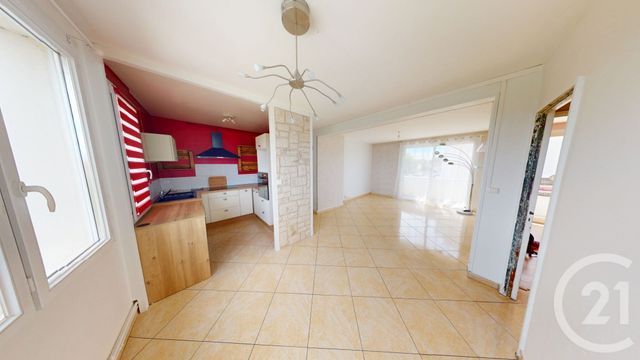 Appartement F4 à vendre - 4 pièces - 67 m2 - St Quentin - 02 - PICARDIE