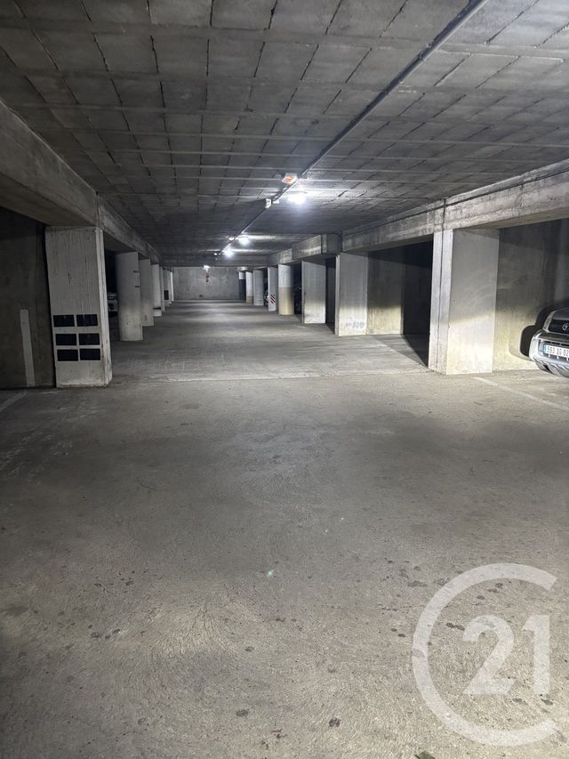 Parking &agrave; vendre - 10 m2 - St Quentin - 02 - PICARDIE