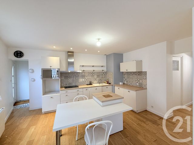 Appartement F5 à vendre - 5 pièces - 102 m2 - St Quentin - 02 - PICARDIE