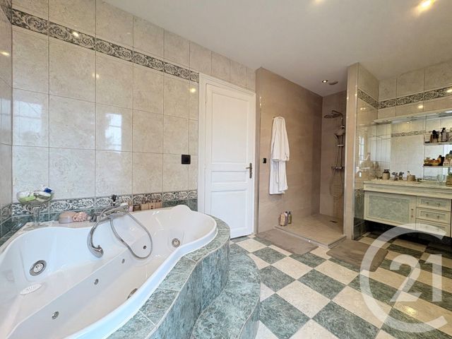 Maison &agrave; vendre - 8 pi&egrave;ces - 230,22 m2 - St Quentin - 02 - PICARDIE