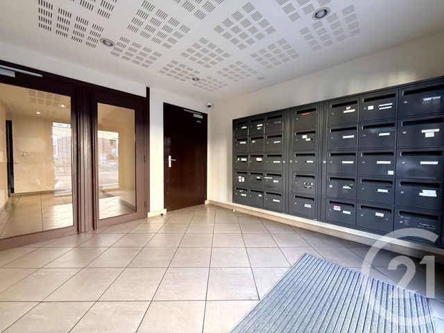 Appartement T3 &agrave; vendre - 4 pi&egrave;ces - 76,86 m2 - St Quentin - 02 - PICARDIE